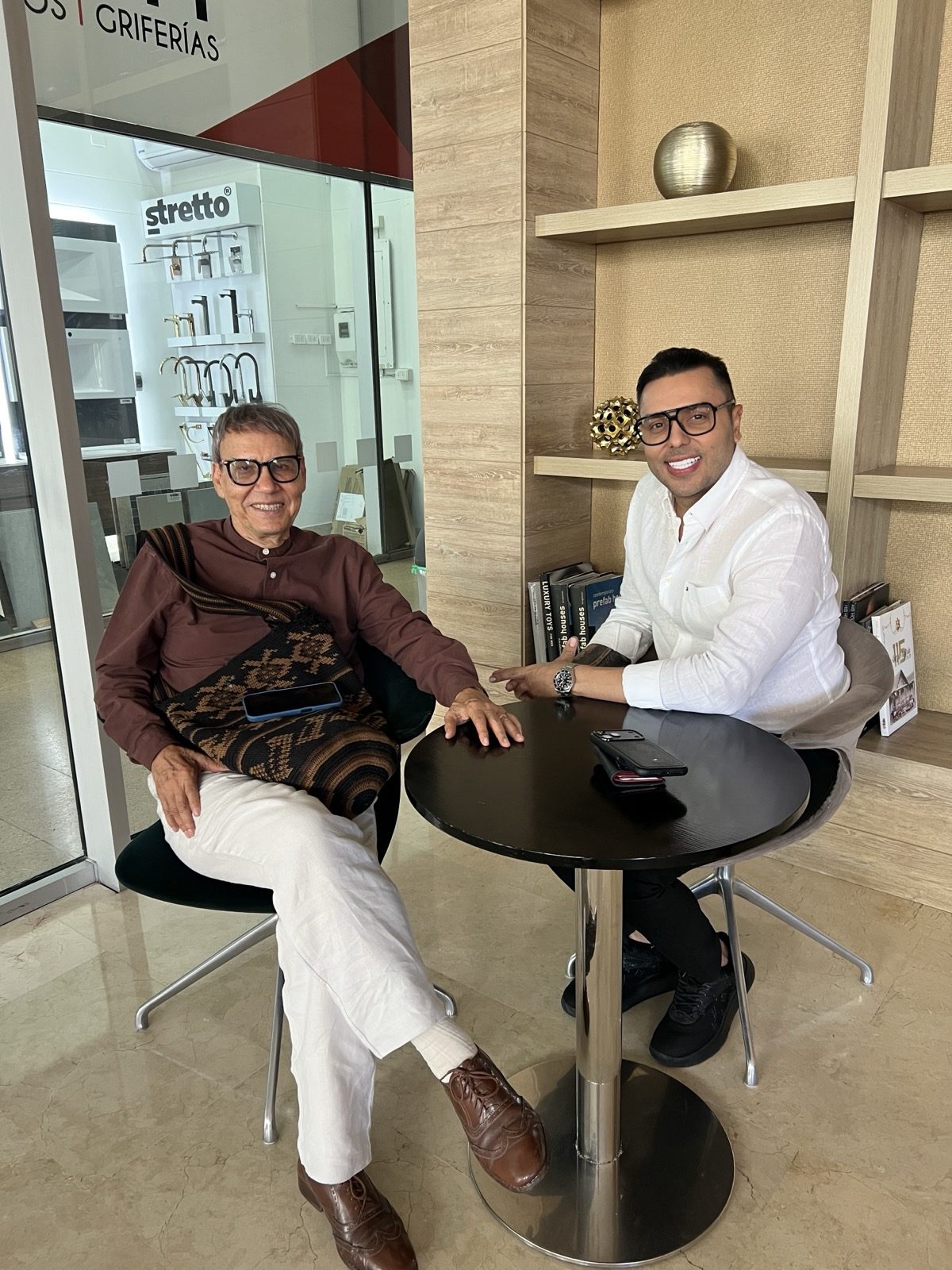 Conversando con un líder de la comunidad